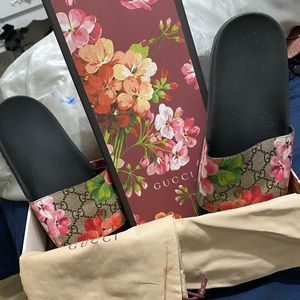 GG Blooms Supreme slide sandal size 38